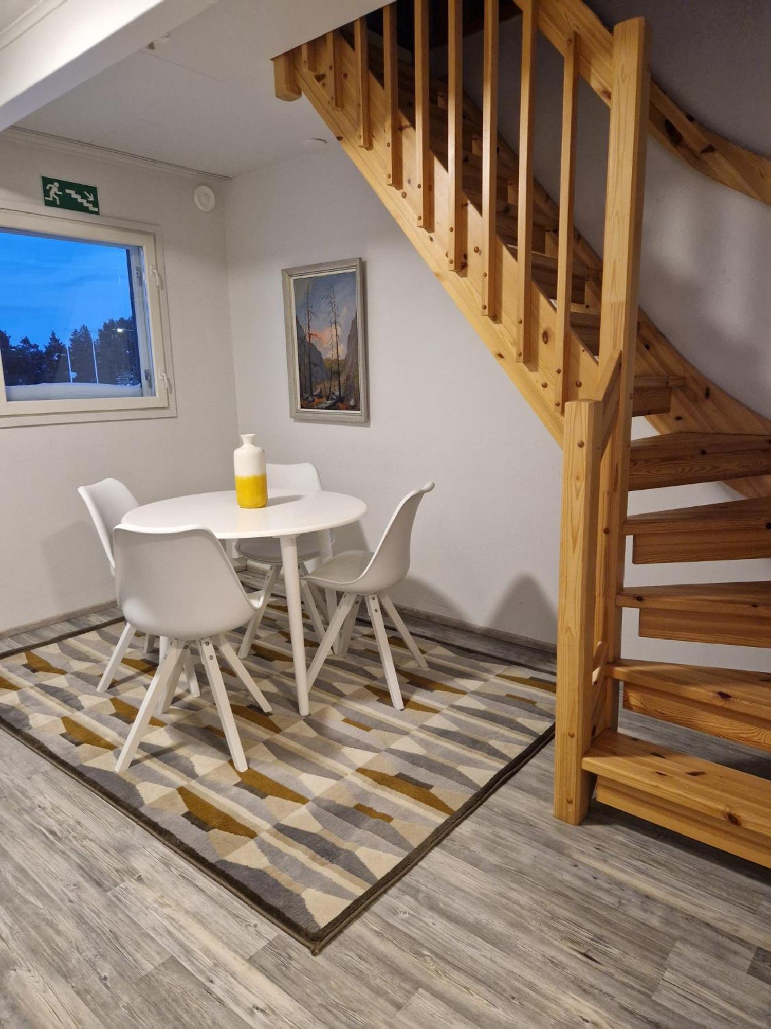 The Sleeping Bear Hotel Inari Exterior photo