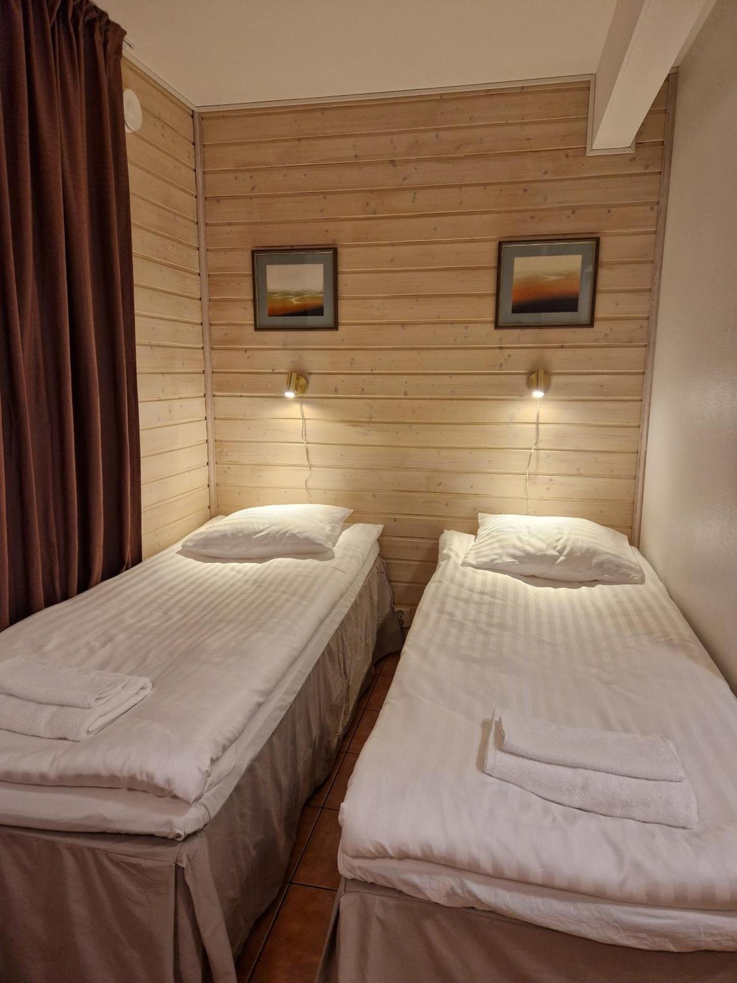 The Sleeping Bear Hotel Inari Exterior photo